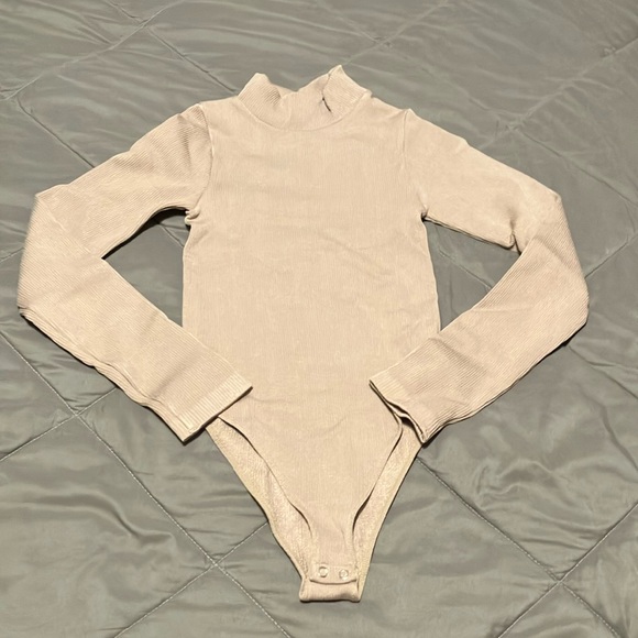 Never Been Worn Forever 21 Knit Top Bodysuit Size Small - Picture 1 of 2